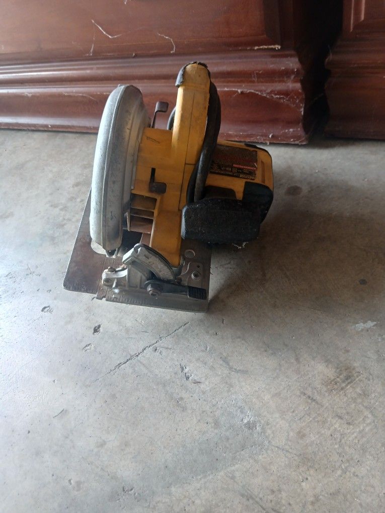 DeWalt Circular Saw W/Brake