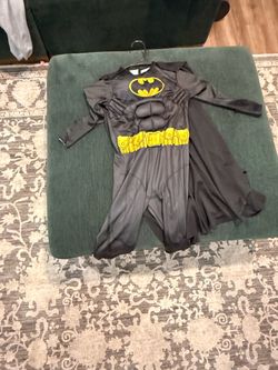 Kids Batman Halloween Costume with Cape Size Small 4-6