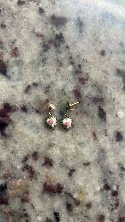 Heart dangle earrings