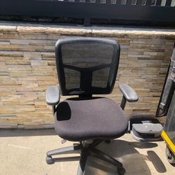 Office Chair - Like New