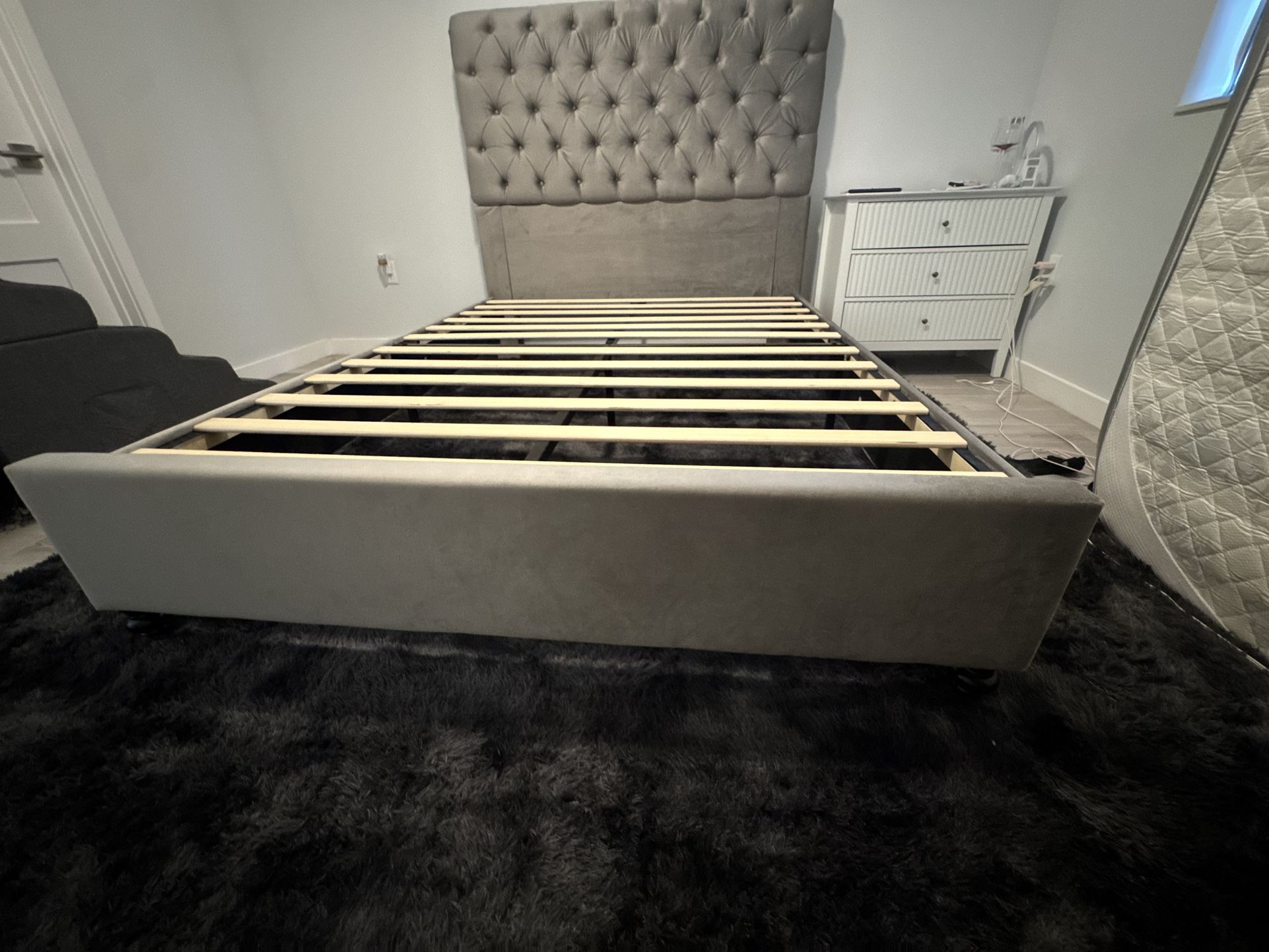 Light Gray Queen Tufted Bed Frame