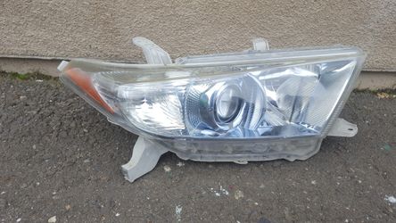 11 12 13 2011 2012 2013 TOYOTA HIGHLANDER HYBRID RIGHT PASSENGER HEADLIGHT HEAD LIGHT LAMP HEADLAMP OEM