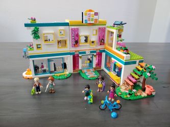 LEGO Friends Heartlake International School Set