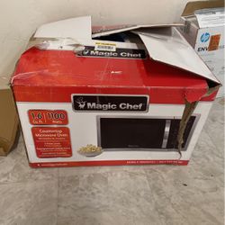 Magic  Chef Microwave Oven 