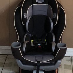 LIKE NEW GRACO EXTENDED 2FIT CONVERTIBLE CAR SEAT!!!!