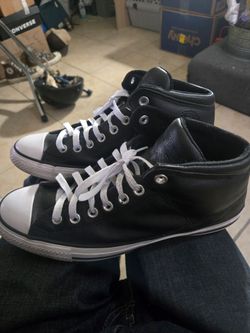 Used converse. Barely used mens size 9.