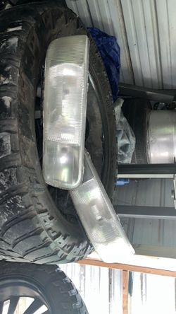 2001 Tahoe Headlights