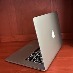 Apple MacBook Pro 15” Retina I7/16GB/500GB SSD macOS 15.1 Sequoia $300