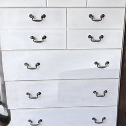 Dresser Five Drawers