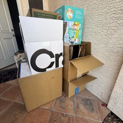 Free Moving Boxes