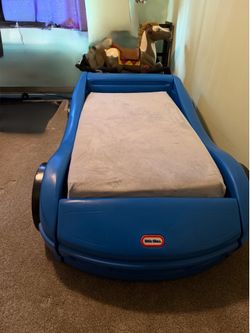 Race car toddler bed