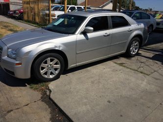 2008 Chrysler 300 acepto cambios