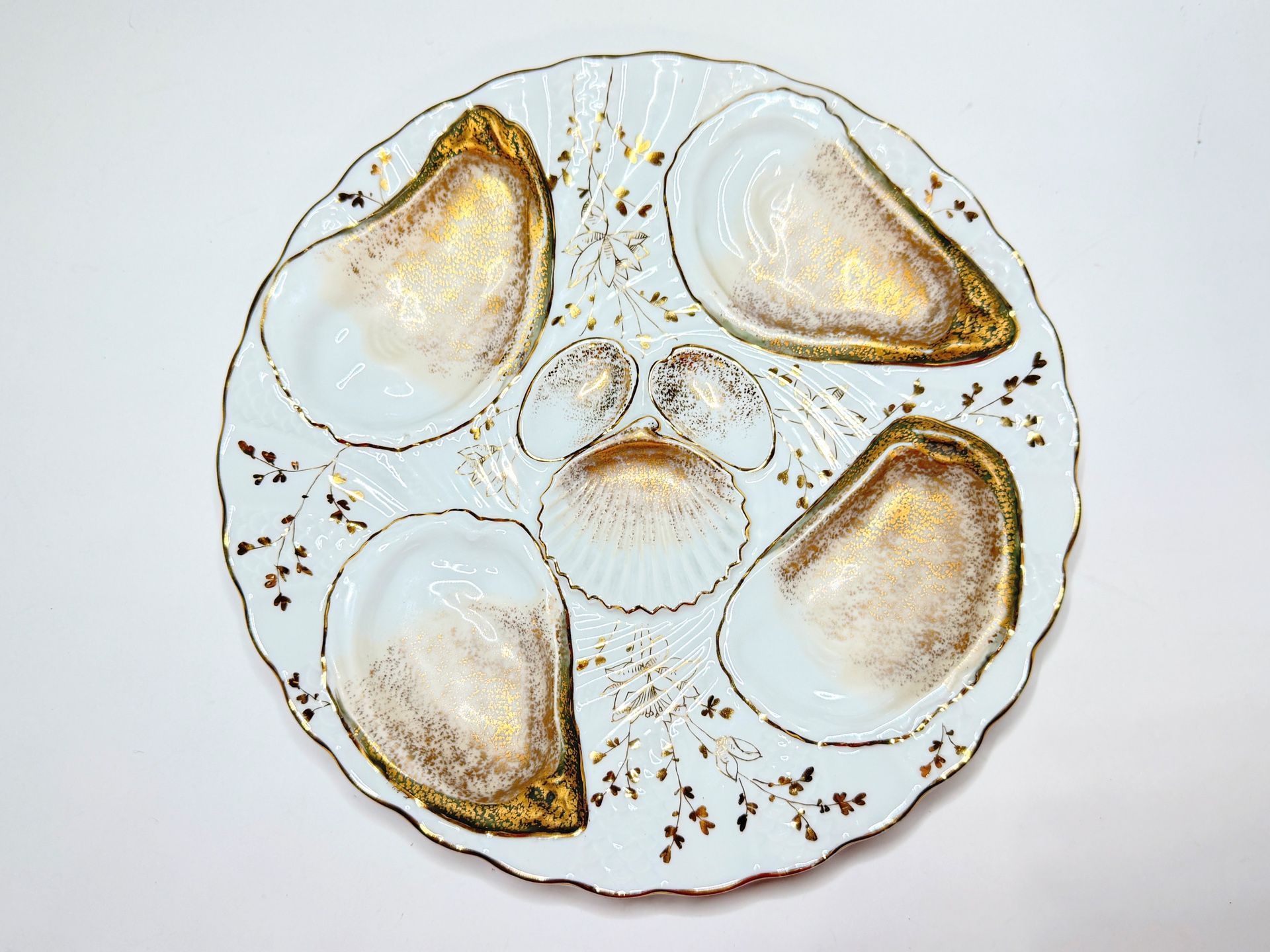 Antique French Oyster Played Gilded Shell Motif”. Elegant Form 715