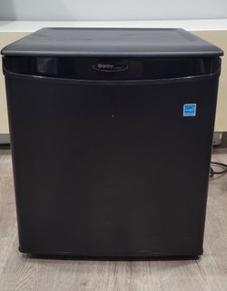 Danby Designer 1.8 Cu. Ft. Mini Fridge – Black – Energy Star