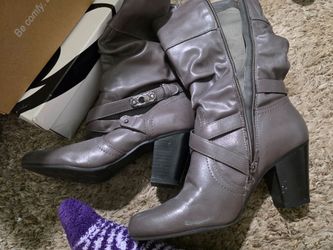 Grey women's boots size 9