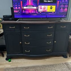 Buffet/Entertainment Center