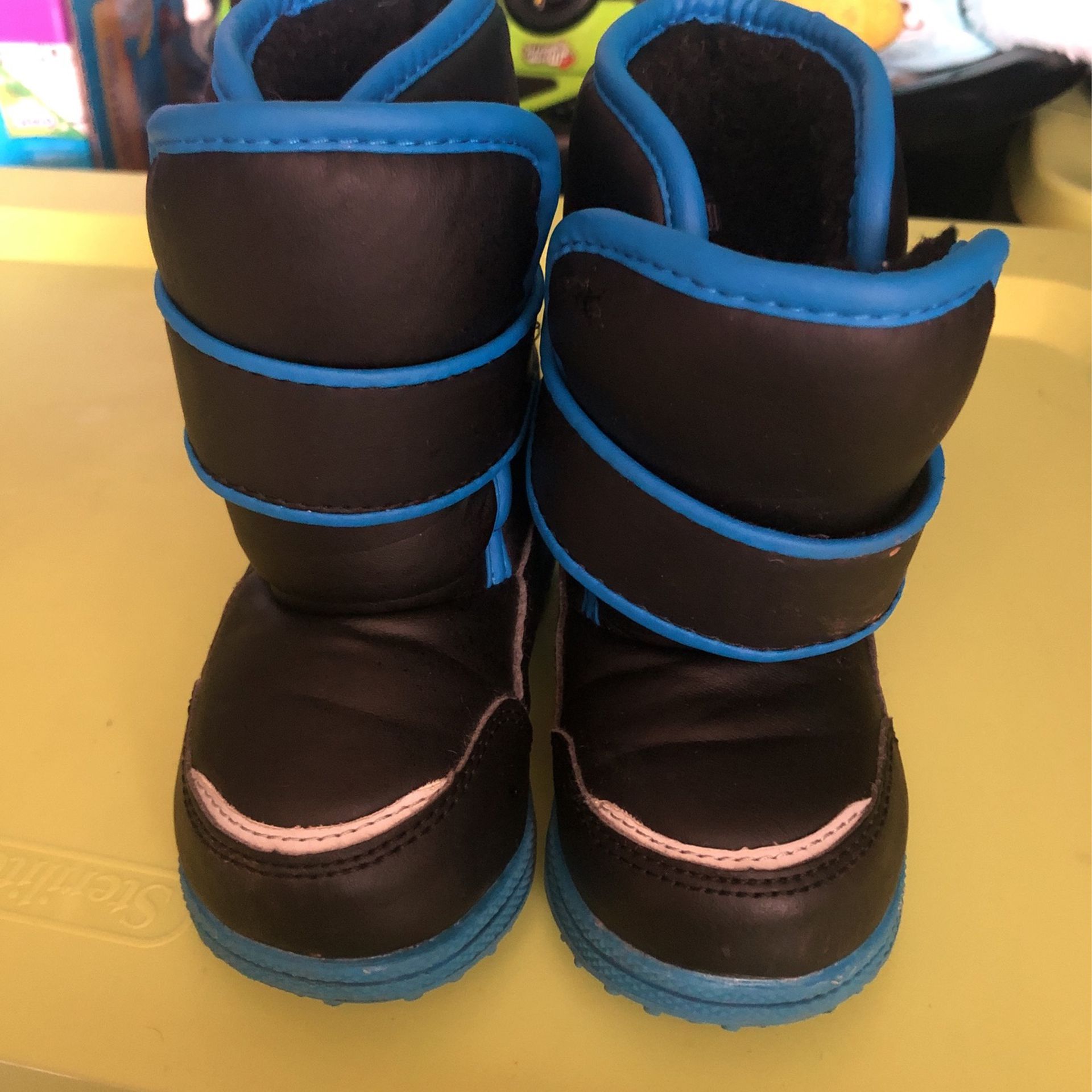Size 6 Toddler Winter Boots