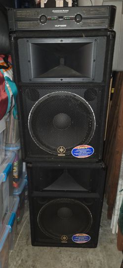 Yamaha S115V PA Speakers with American Audio VLP1500 Amp