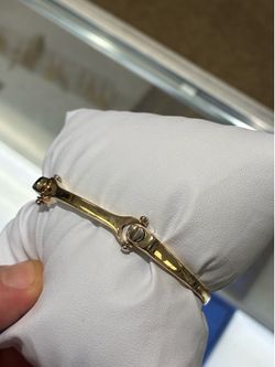 14kt gold bangle