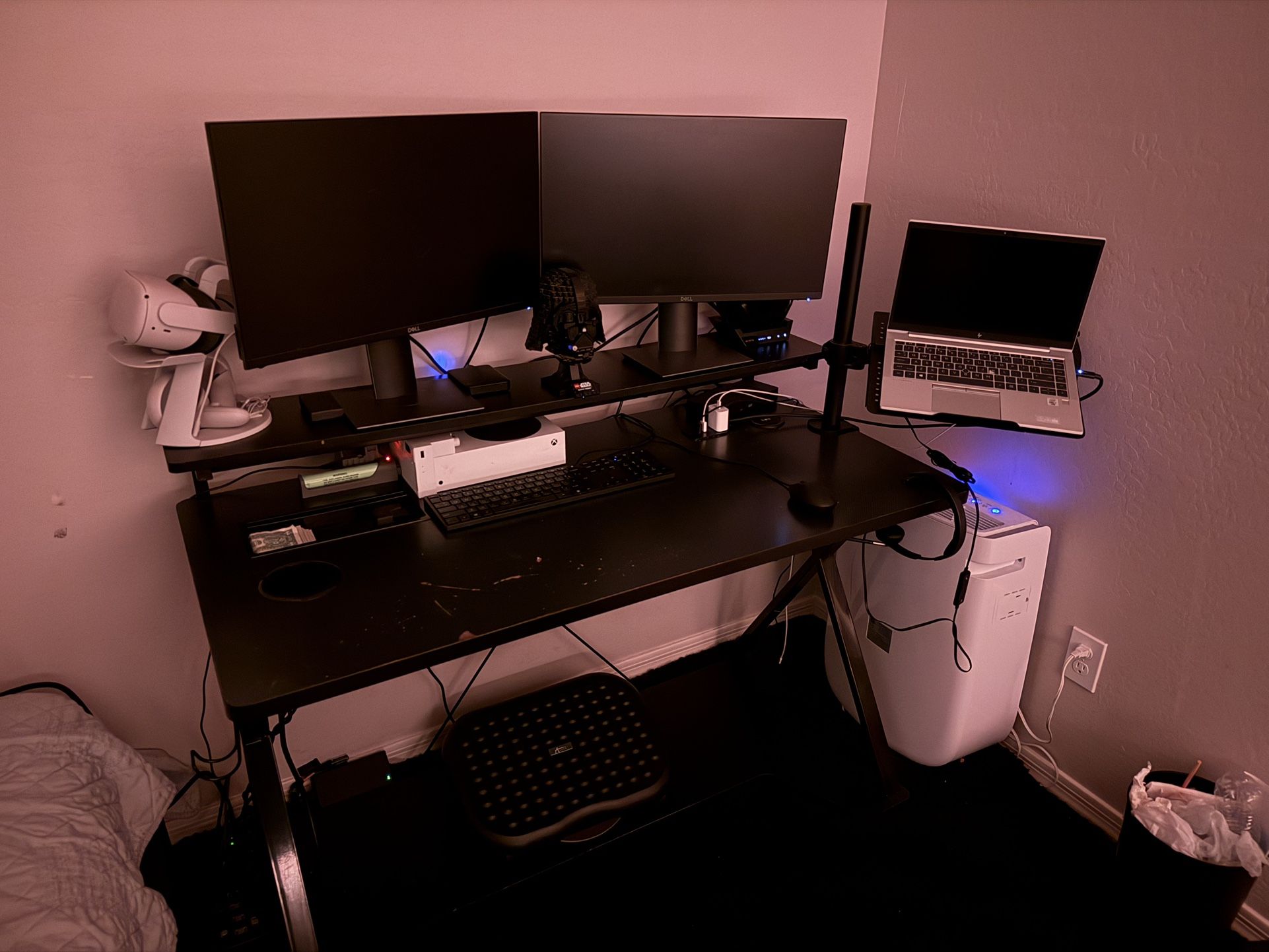 Battlestation Gaming Desk- Black / Carbon