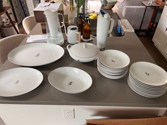 Fukagawa Arita Hand Painted Dinnerware Set Pattern No. 928