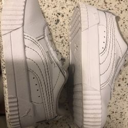 Pumas Size 5c Girl Shoes