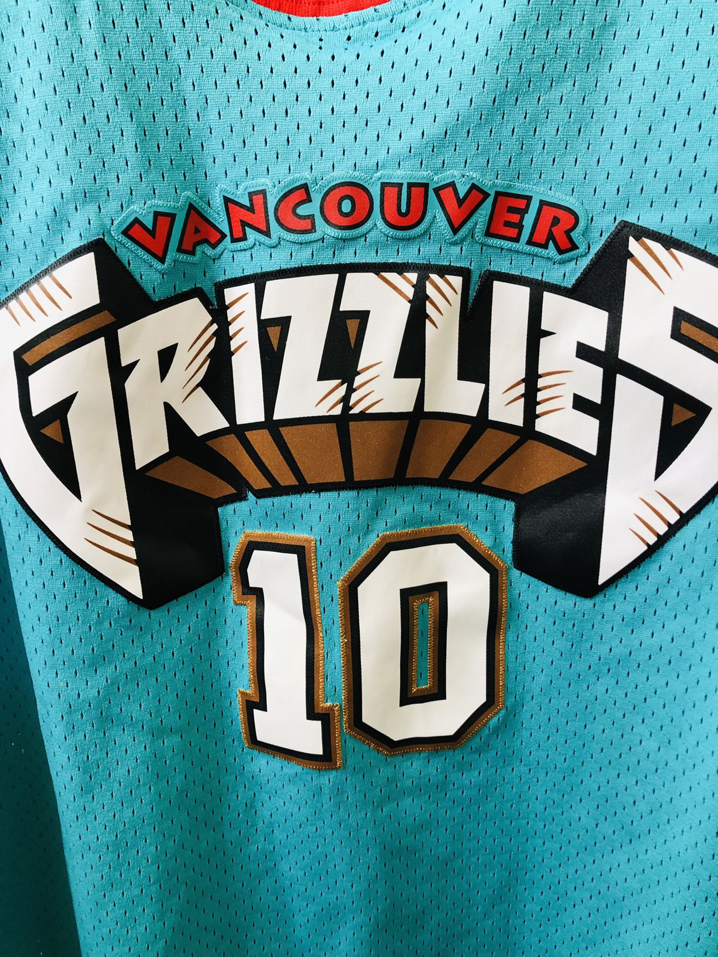 New VINTAGE Vancouver Grizzlies Jersey XL Mike Bibby #10. Made by