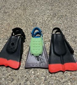 Da Fins - size xs and size med