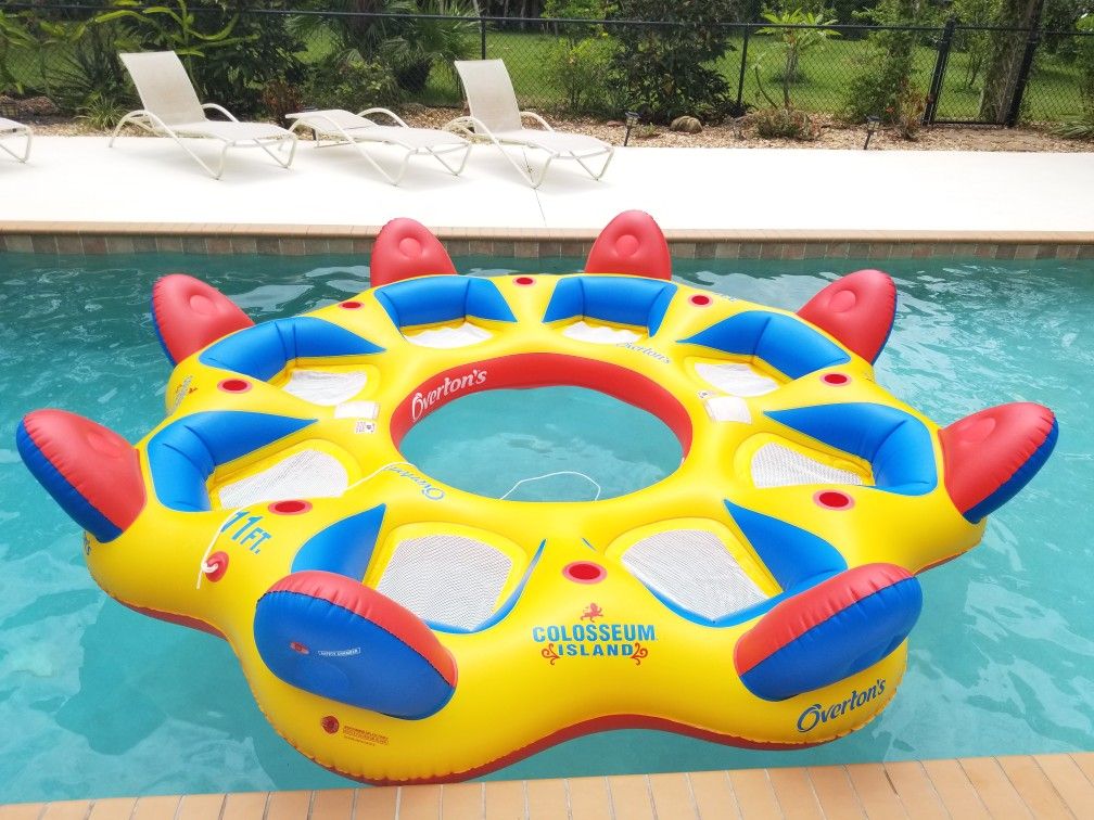 Colosseum Island 8-person Party Island Raft