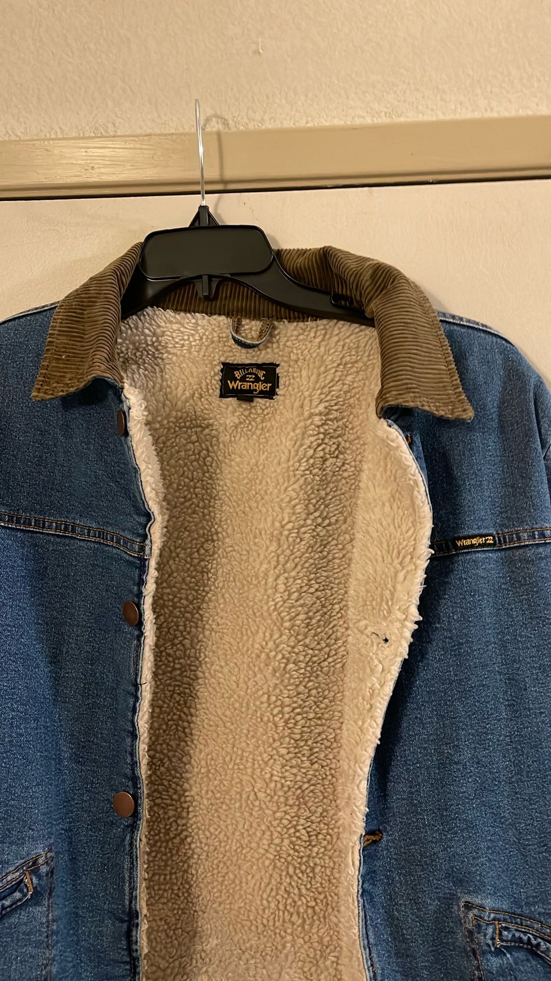 GUC Wrangle X Billabong Trucker Jacket Medium. No Deliveries