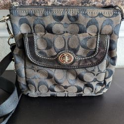 Coach Poppy Signature C Crossbody Bag – Brown/Black