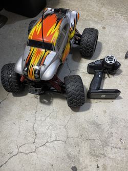 RC CAR 1/10 VINTAGE HPI E-SAVAGE 4WD RTR 