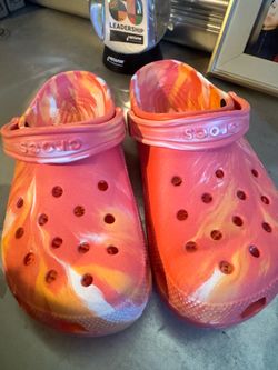 Marble crocs