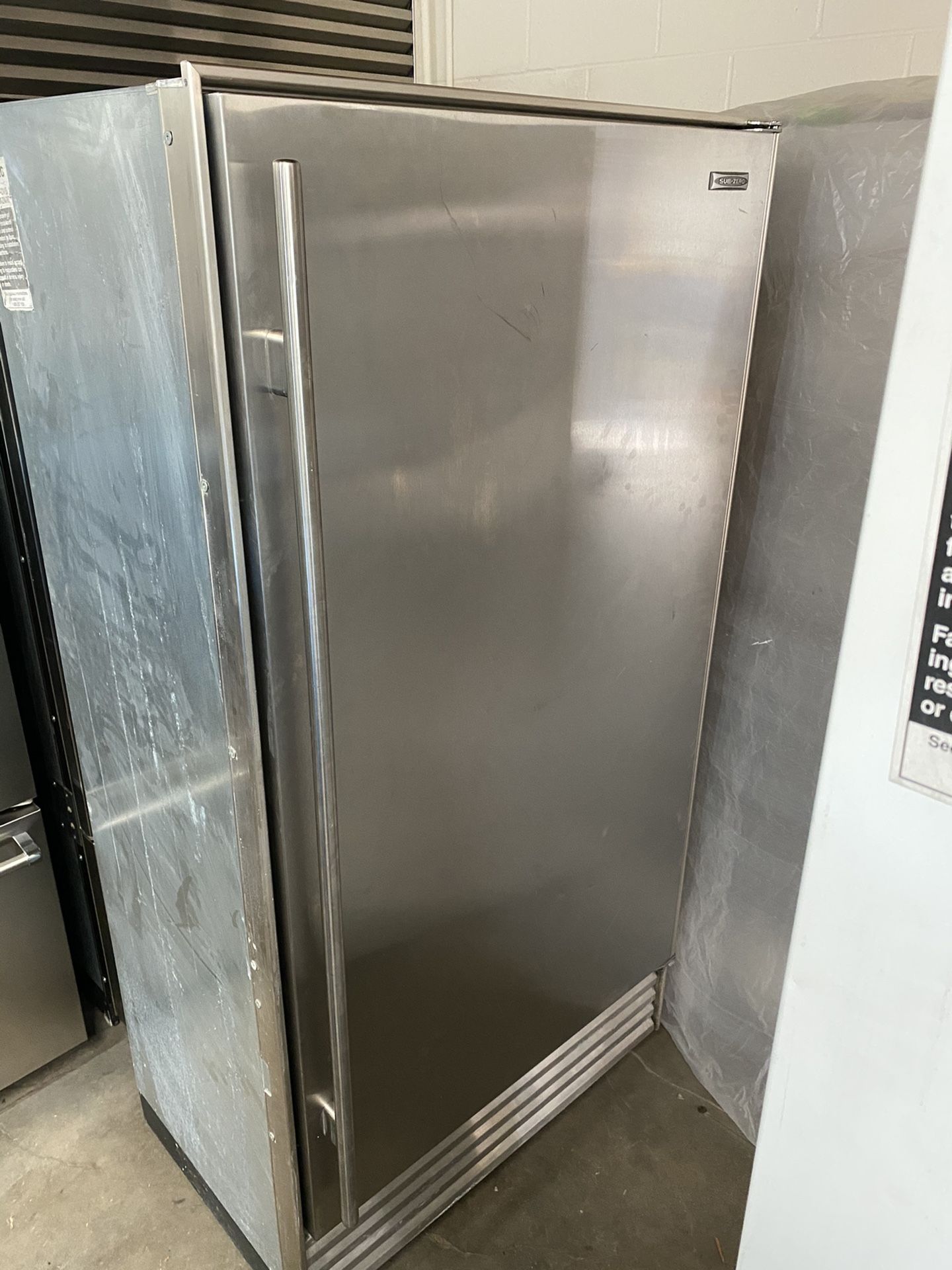 Sub zero 601R 36” all fridge refrigerator. Timeless stainless steel