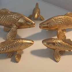 SET OF (FIVE) GOLD FISH BRASS TYPE FAMILY. NEW! NEW! - $40 (Harahan)
