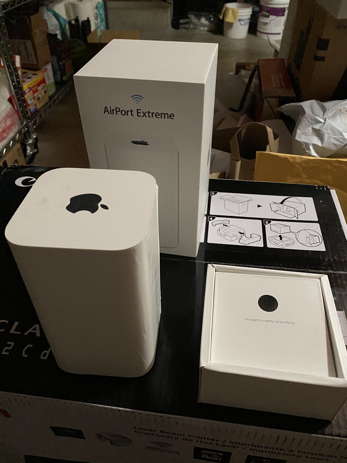 Apple AirPort Extreme gateway router - latest 6th generation - $75 (San Mateo)