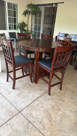 Dining table and 4 chairs