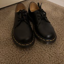 black doc marten shoes