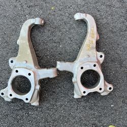 Steering Knuckle Pair OEM Tundo 2024+