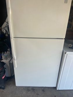 ✨ Kenmore Regrigerator $350 ✨ LIKE NEW !!!