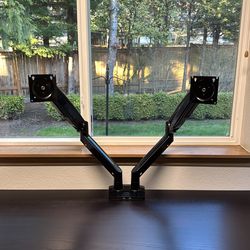 Dual Monitor Arm