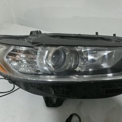 Ford Fusion Headlight 
