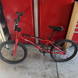 🚲 Haro Annex Si BMX Bike – 20” (Excellent Condition)