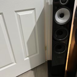 Bowers & Wilkins 704 S2 Floorstanding Loudspeaker 