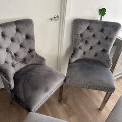 4 Dinning Chairs 