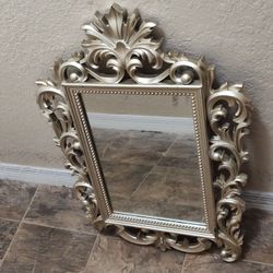 Cool Unique Looking Wall Mirror 