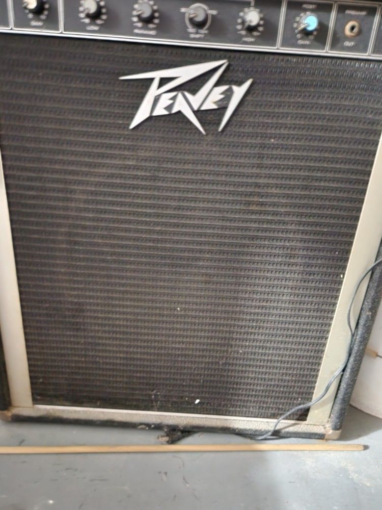 Peavy Guitar Amp