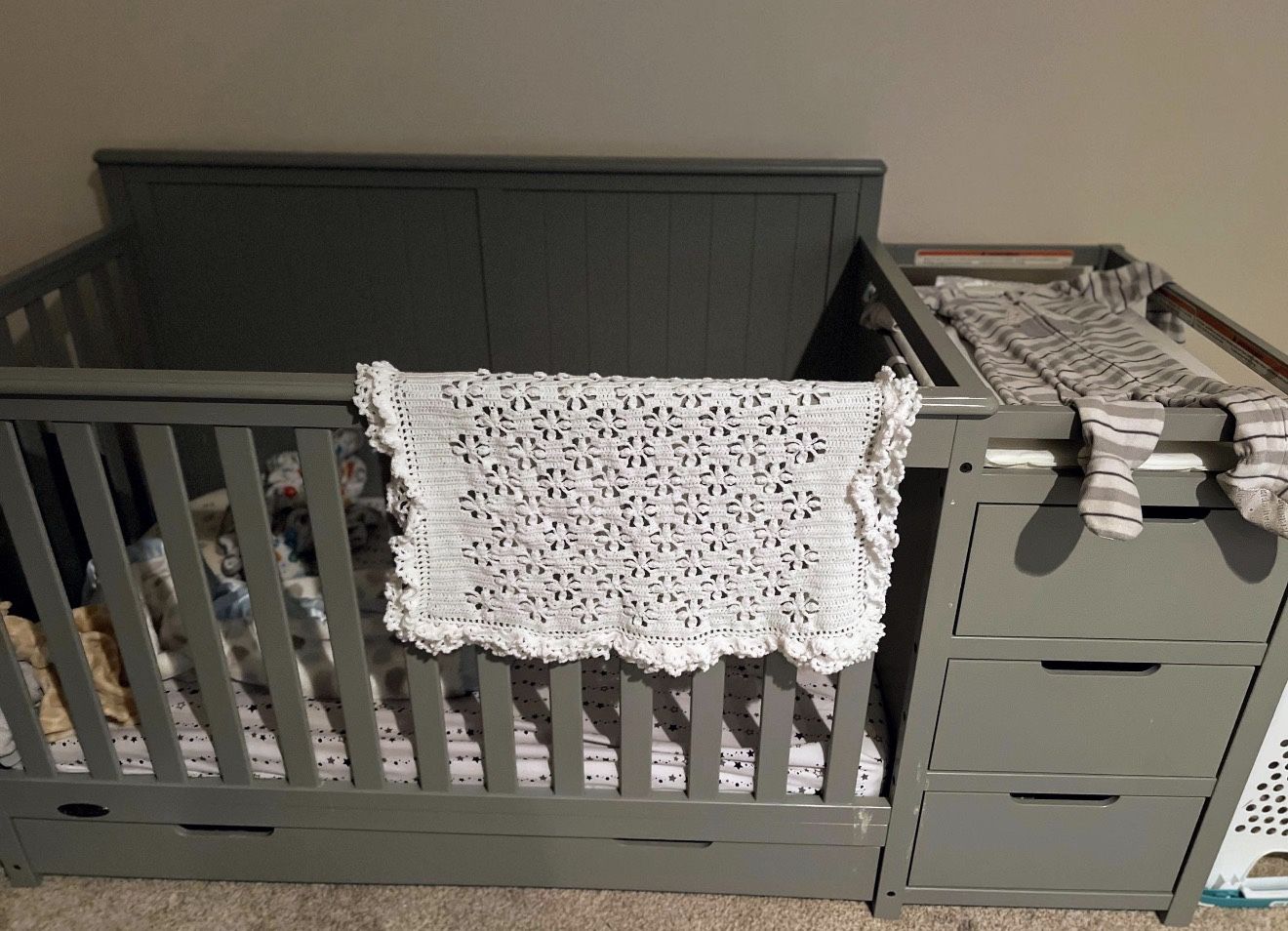 Graco Hadley 5-in-1 Crib + Changing Table + Storage Drawer