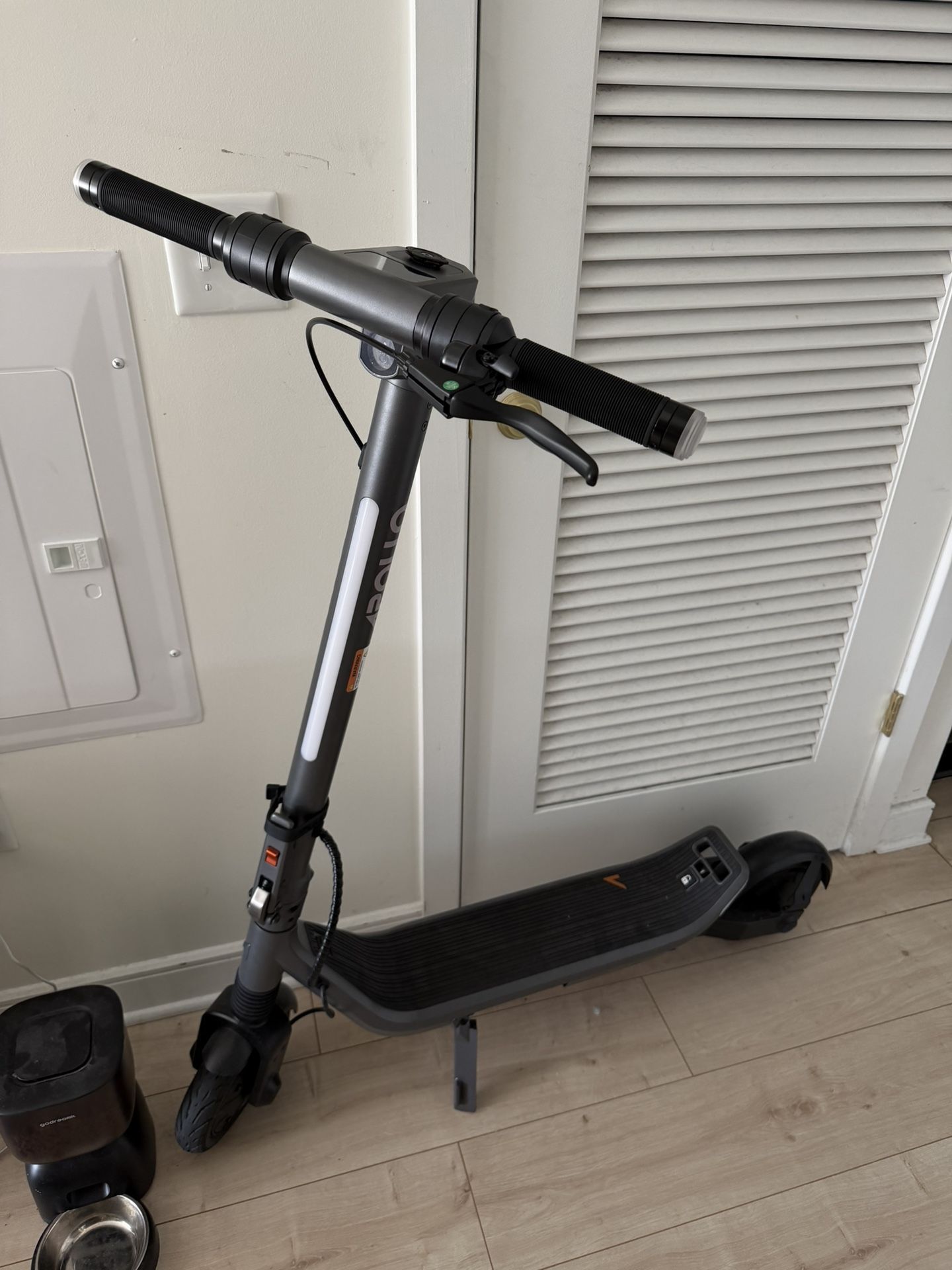 Apollo Go Dual Motor Scooter