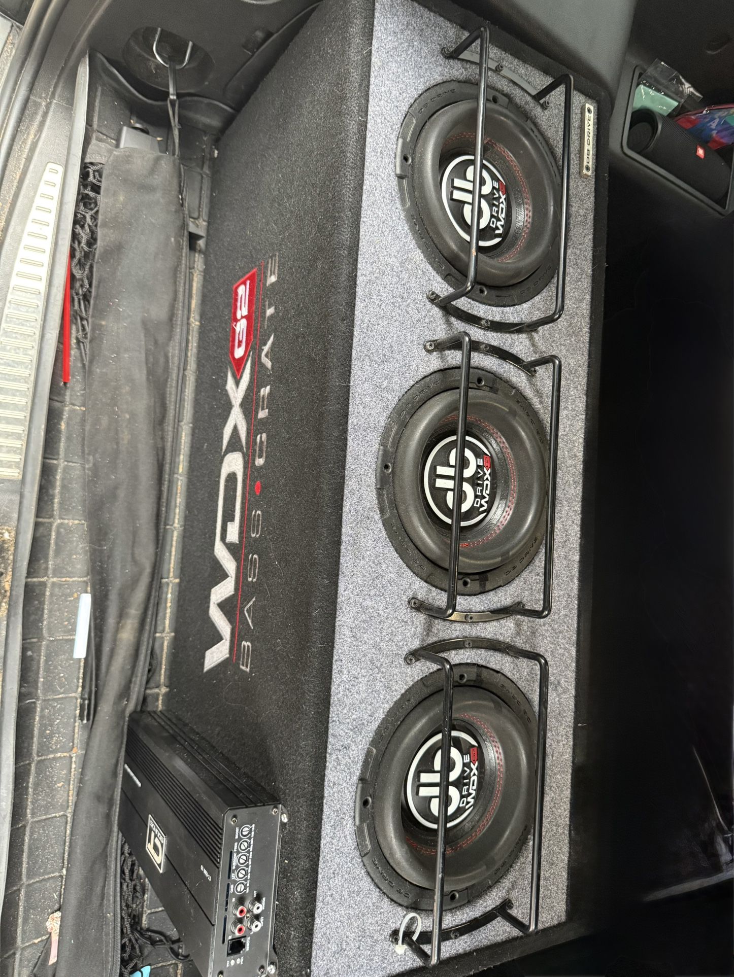 WDX G2 Bass Crate 3 -8” Sub In Box With Amp